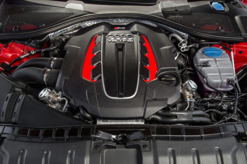2014-audi-rs7-engine-1050×697