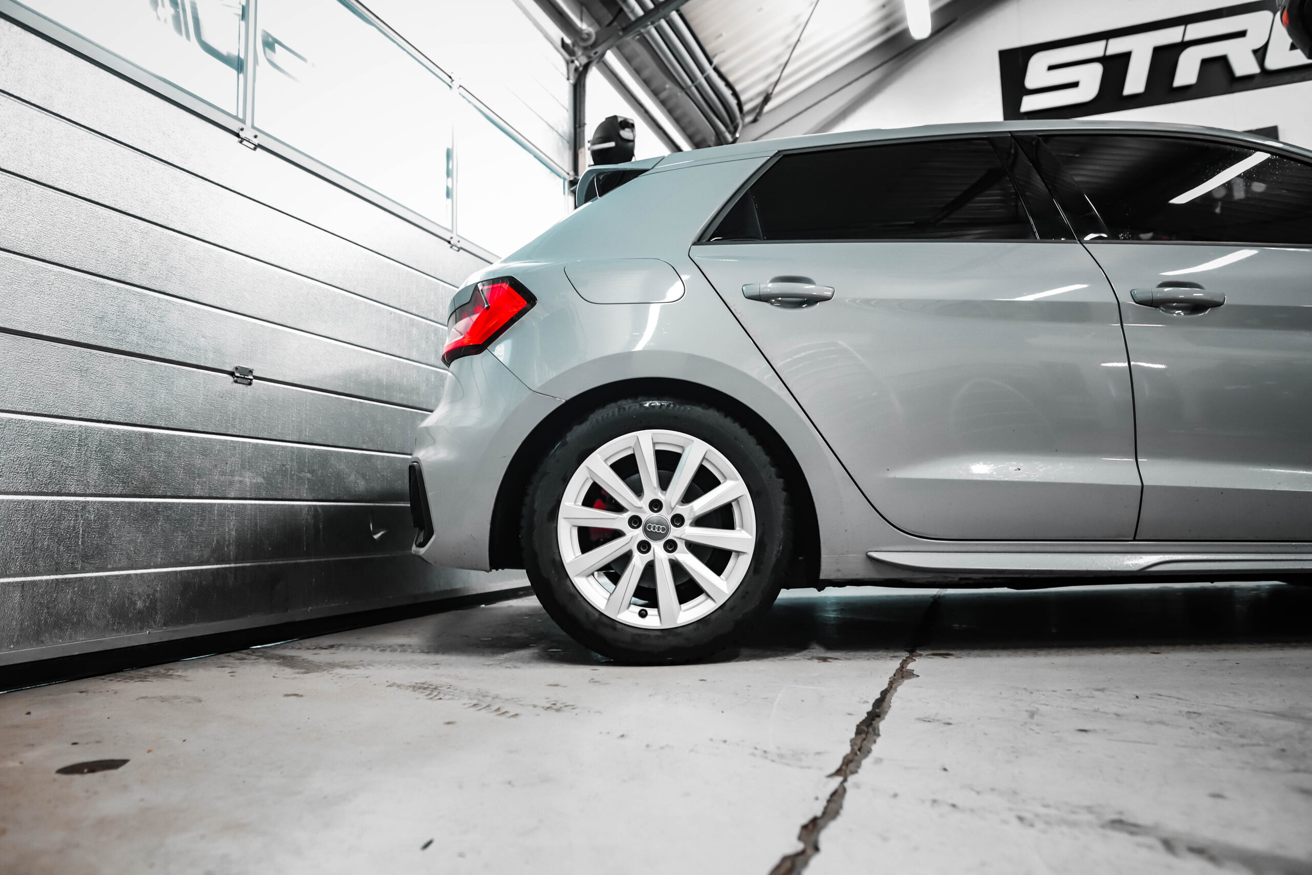 A1 GB sænket med H&R fjedre billede af bag aksel